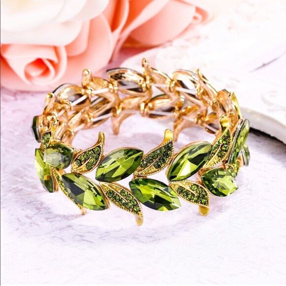 Yellow Gold and Green Peridot Austrian Crystal Leaf Stetchable Bracelet Bangle - Picture 3 of 5